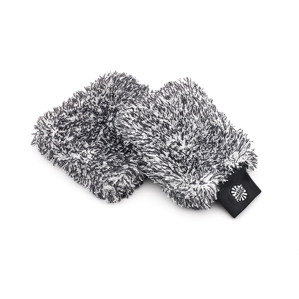 The Cyclone Ultra Wash Mitt + 10X Pad (Black + Black)